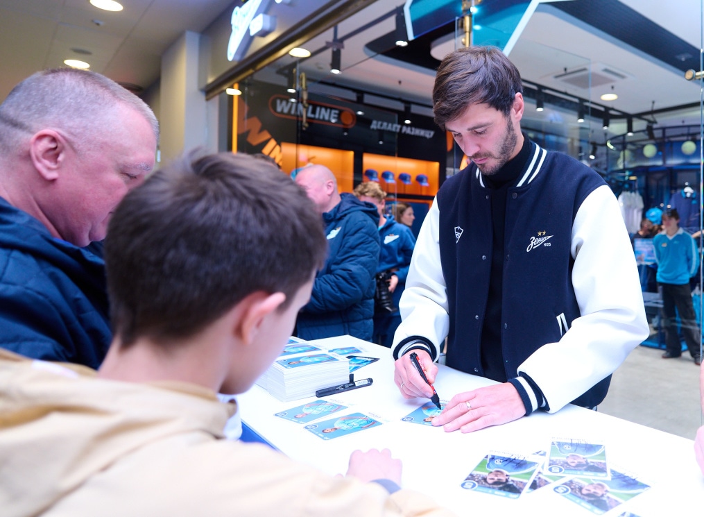 Открытие фирменного магазина ФК «Зенит» в ТРЦ «Галерея»