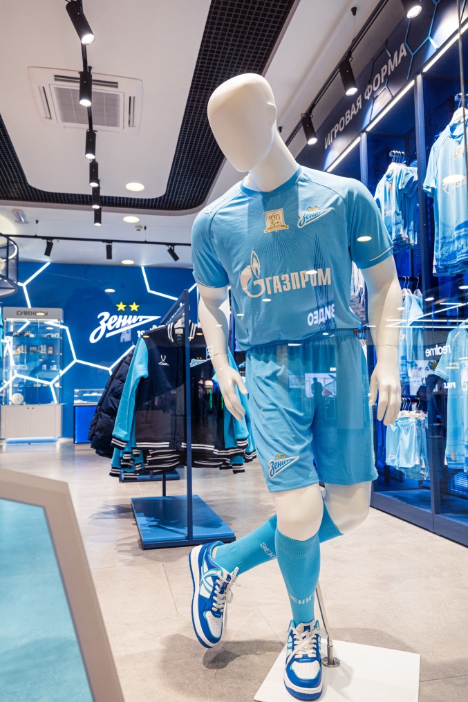 Интерьер нового клубного магазина в ТЦ «Галерея»