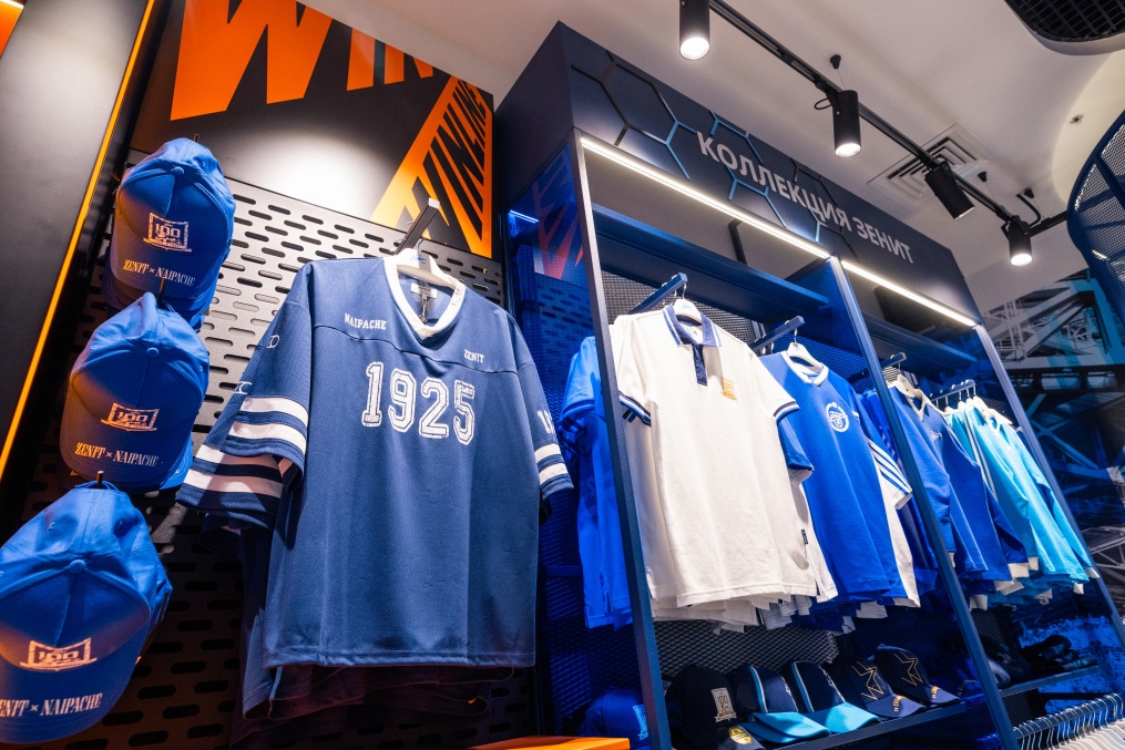 Интерьер нового клубного магазина в ТЦ «Галерея»