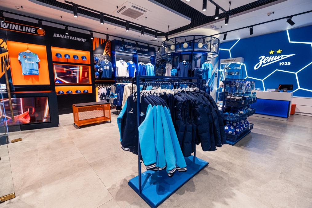Интерьер нового клубного магазина в ТЦ «Галерея»