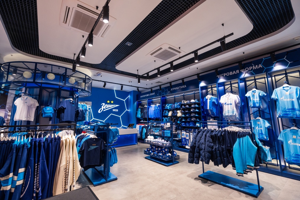 Интерьер нового клубного магазина в ТЦ «Галерея»