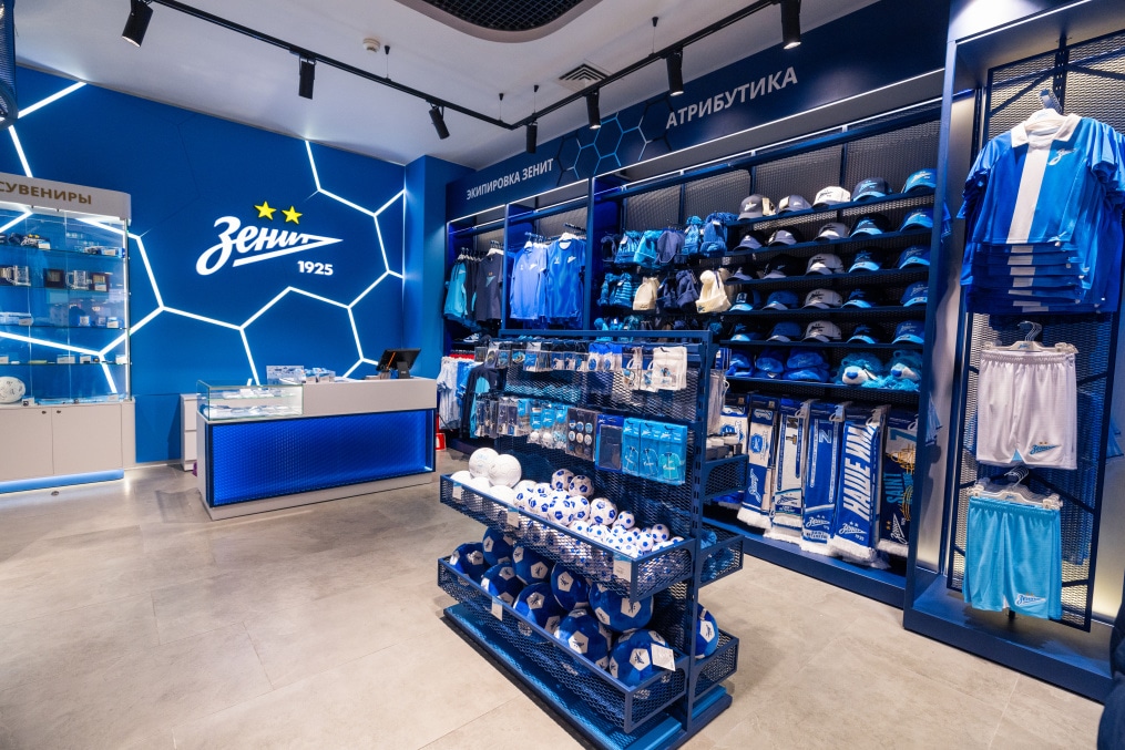Интерьер нового клубного магазина в ТЦ «Галерея»