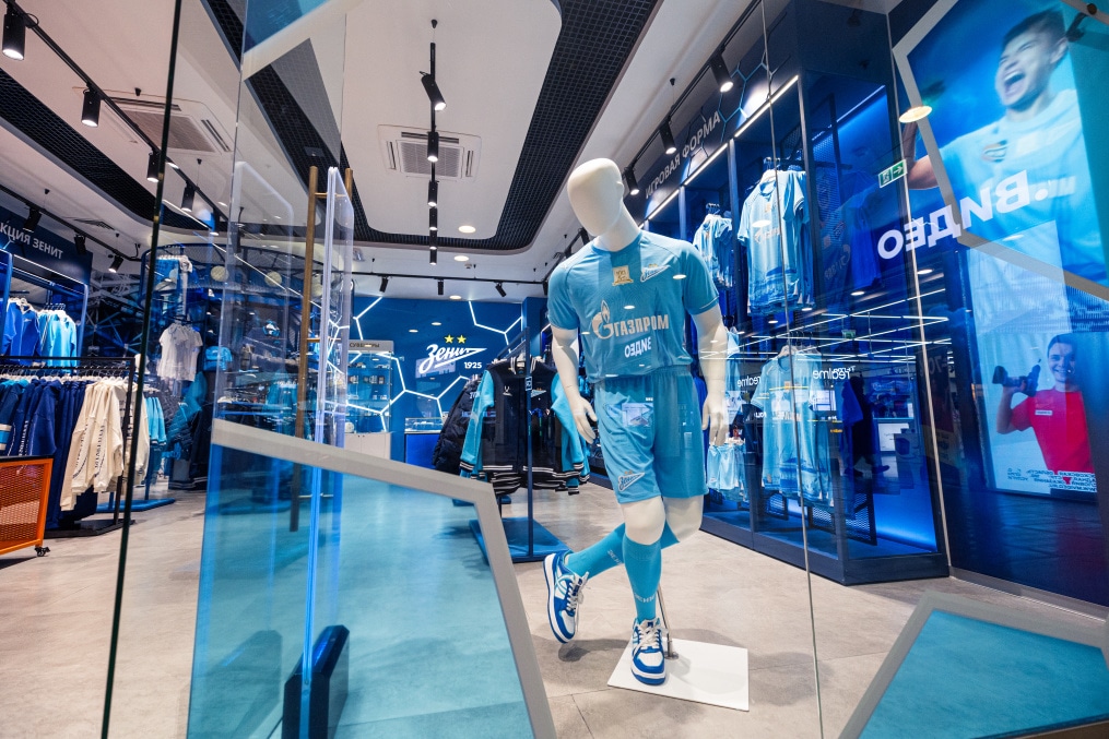 Интерьер нового клубного магазина в ТЦ «Галерея»