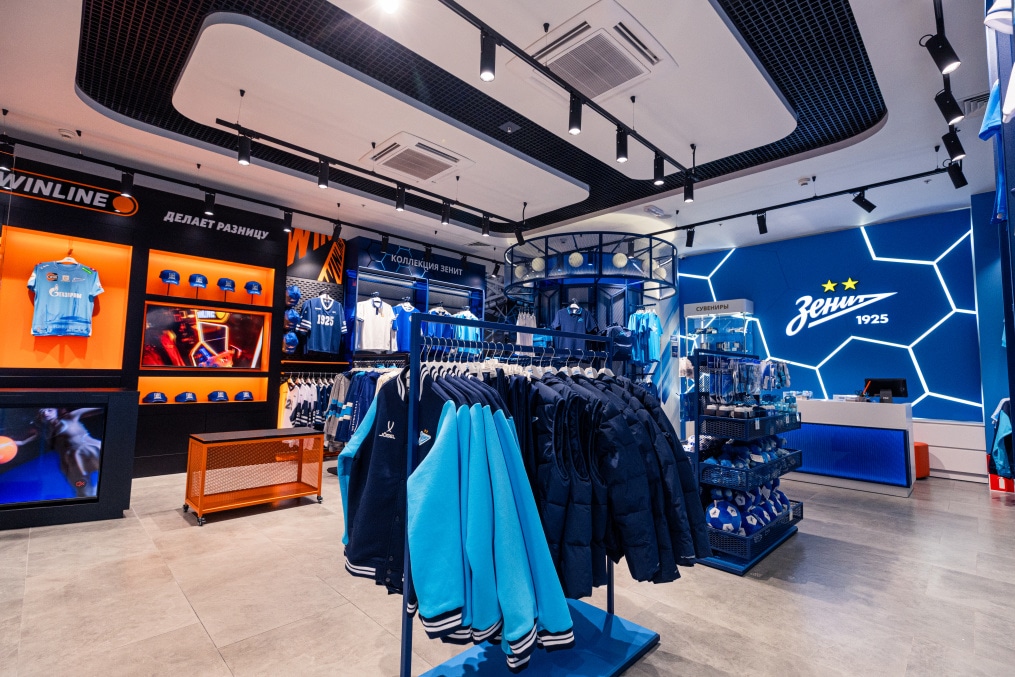 Интерьер нового клубного магазина в ТЦ «Галерея»
