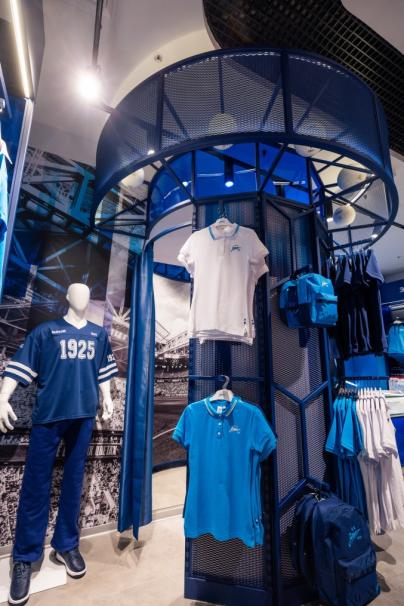 Интерьер нового клубного магазина в ТЦ «Галерея»