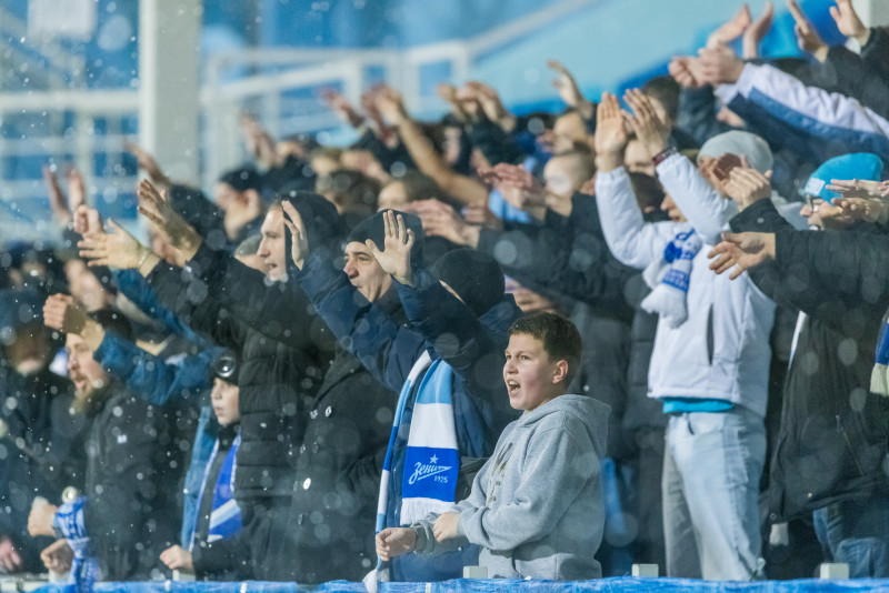 Болельщики на матче «Зенит»-м — «Локомотив»-м