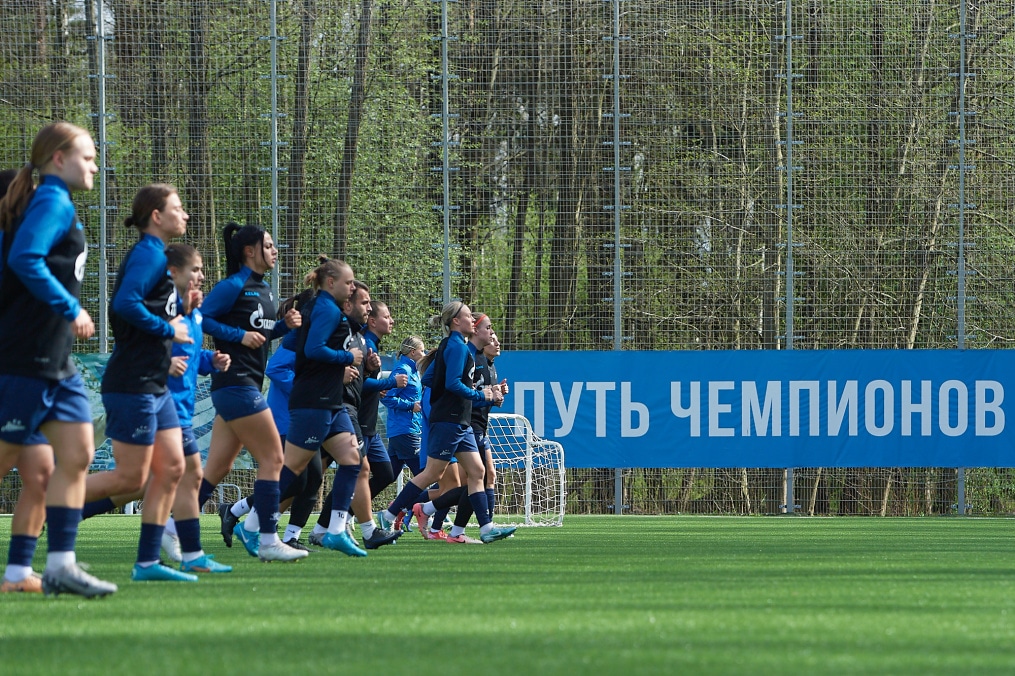 Тренировка женской команды «Зенит» на базе в Удельном парке