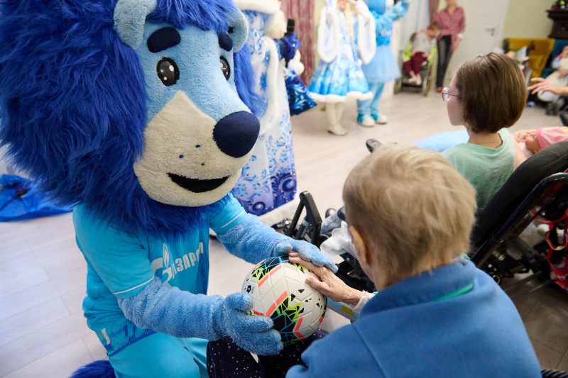 «100 добрых дел»: «Новогодний рейс» при поддержке «Газпром трансгаз»