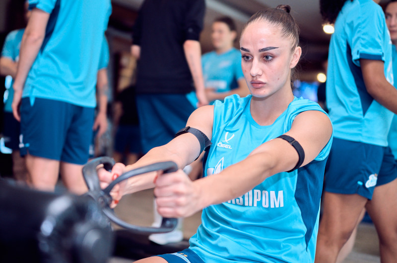 Зимний учебно-тренировочный сбор женской команды «Зенит» в Турции: 10 февраля, утренняя тренировка