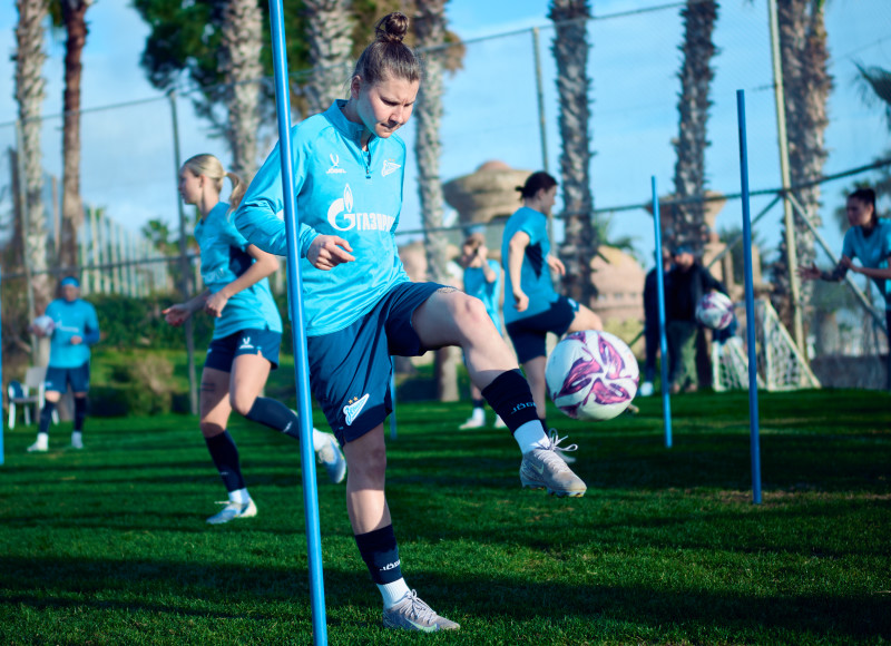 Зимний учебно-тренировочный сбор женской команды «Зенит» в Турции: 10 февраля, вечерняя тренировка