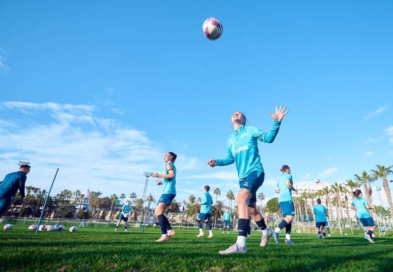 Зимний учебно-тренировочный сбор женской команды «Зенит» в Турции: 10 февраля, вечерняя тренировка