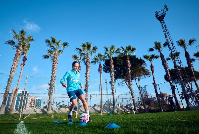 Зимний учебно-тренировочный сбор женской команды «Зенит» в Турции: 10 февраля, вечерняя тренировка