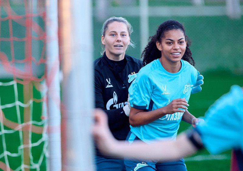 Зимний учебно-тренировочный сбор женской команды «Зенит» в Турции: 10 февраля, вечерняя тренировка