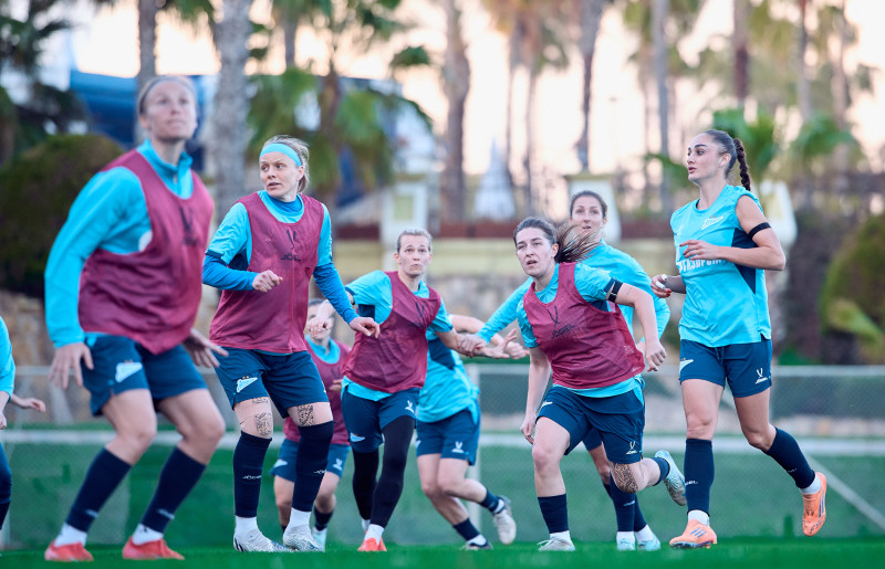 Зимний учебно-тренировочный сбор женской команды «Зенит» в Турции: 10 февраля, вечерняя тренировка