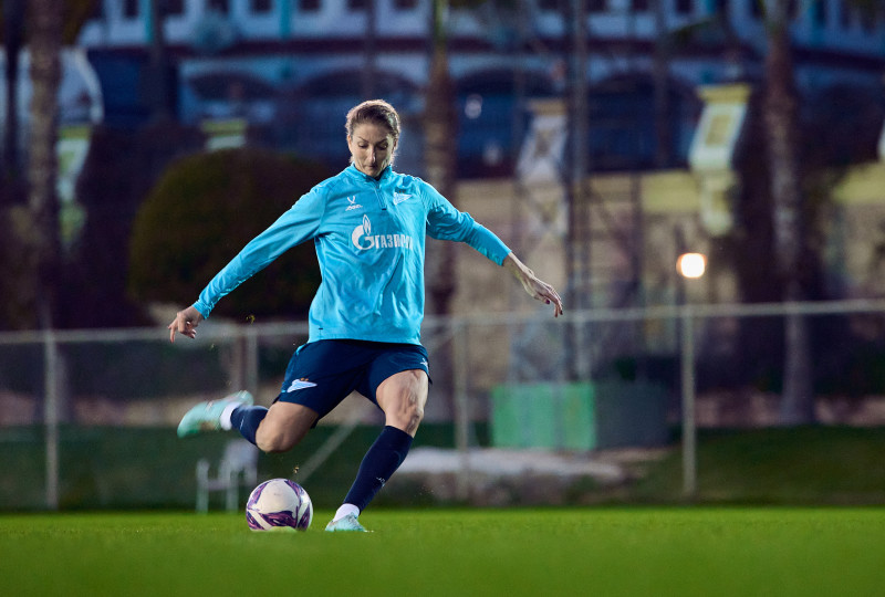 Зимний учебно-тренировочный сбор женской команды «Зенит» в Турции: 10 февраля, вечерняя тренировка