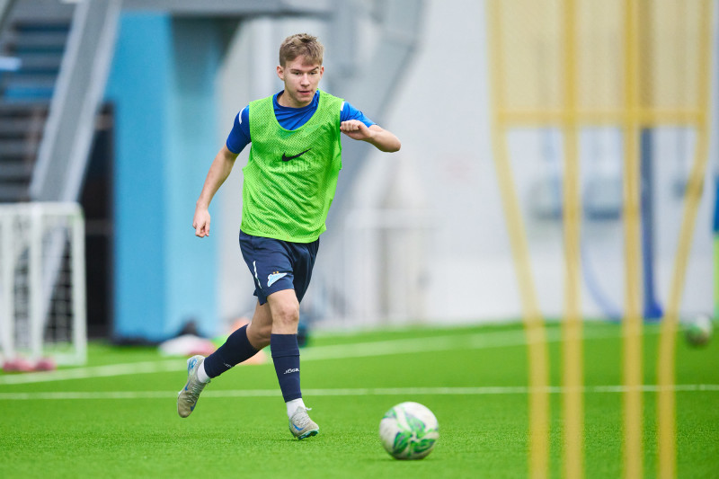 Тренировка «Зенита»-2009 в новом манеже «Газпром»-Академии ФК «Зенит»