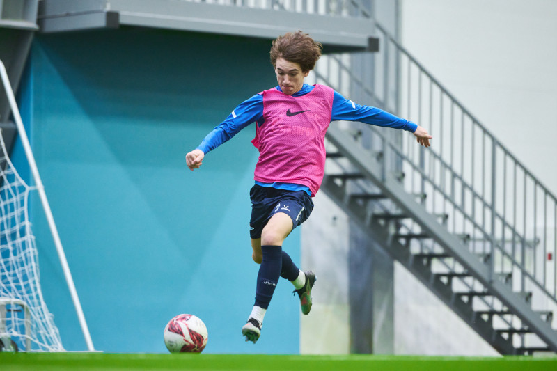 Тренировка «Зенита»-2009 в новом манеже «Газпром»-Академии ФК «Зенит»