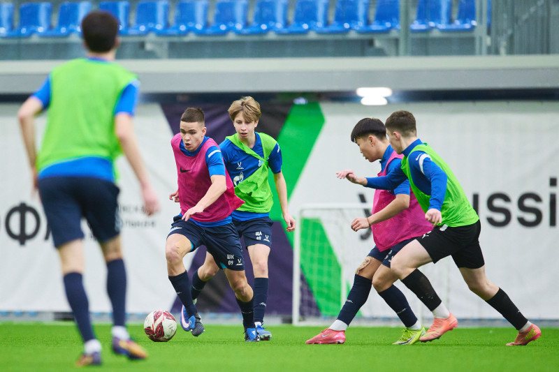 Тренировка «Зенита»-2009 в новом манеже «Газпром»-Академии ФК «Зенит»