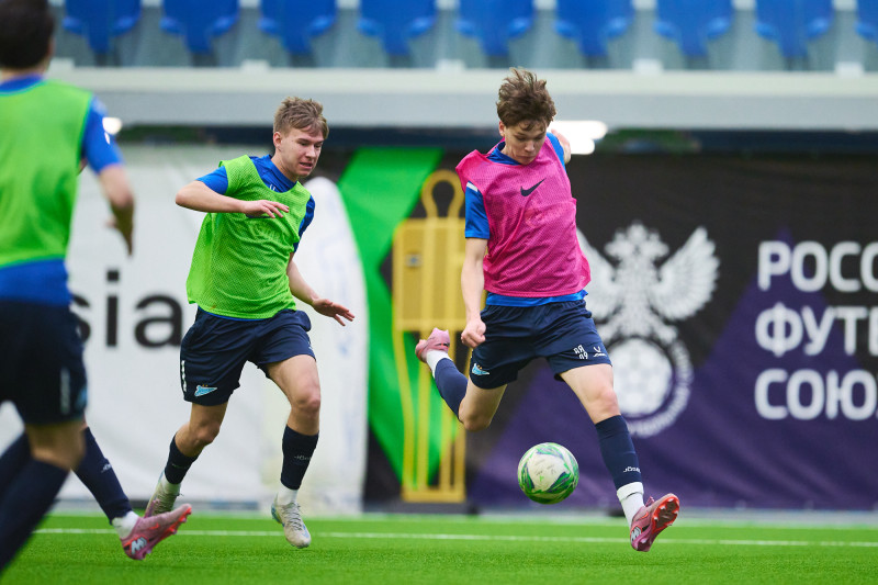 Тренировка «Зенита»-2009 в новом манеже «Газпром»-Академии ФК «Зенит»