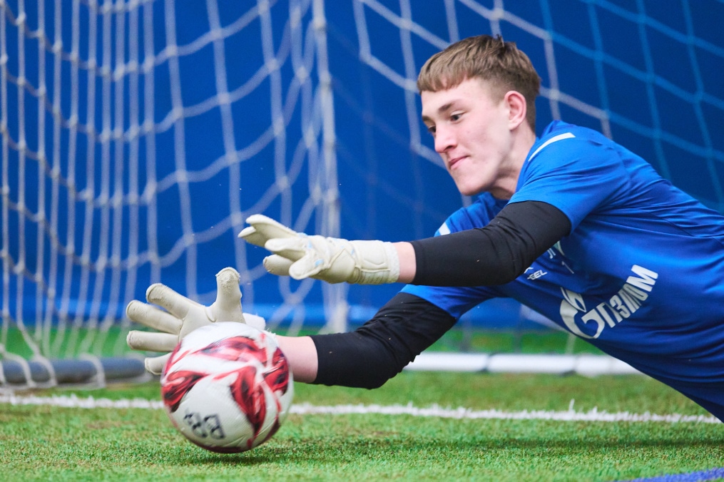 Тренировка «Зенита»-2010 в старом манеже «Газпром»-Академии