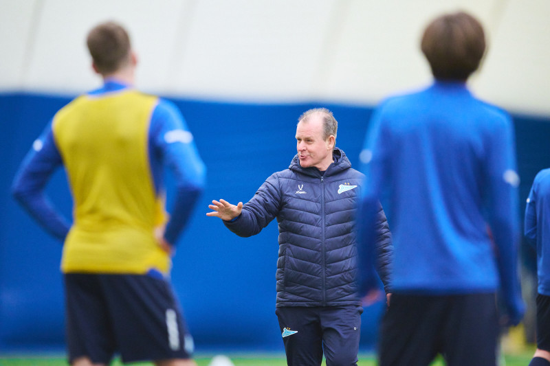 Тренировка «Зенита»-2010 в старом манеже «Газпром»-Академии