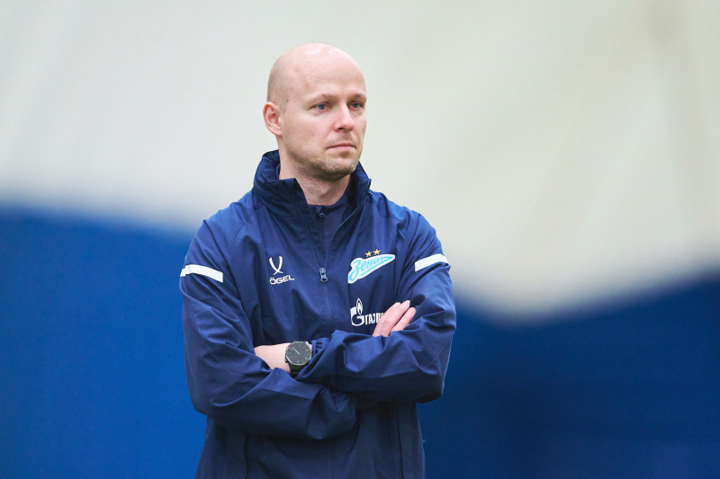 Тренировка «Зенита»-2010 в старом манеже «Газпром»-Академии