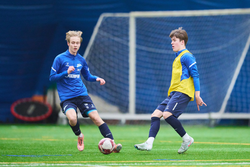 Тренировка «Зенита»-2010 в старом манеже «Газпром»-Академии