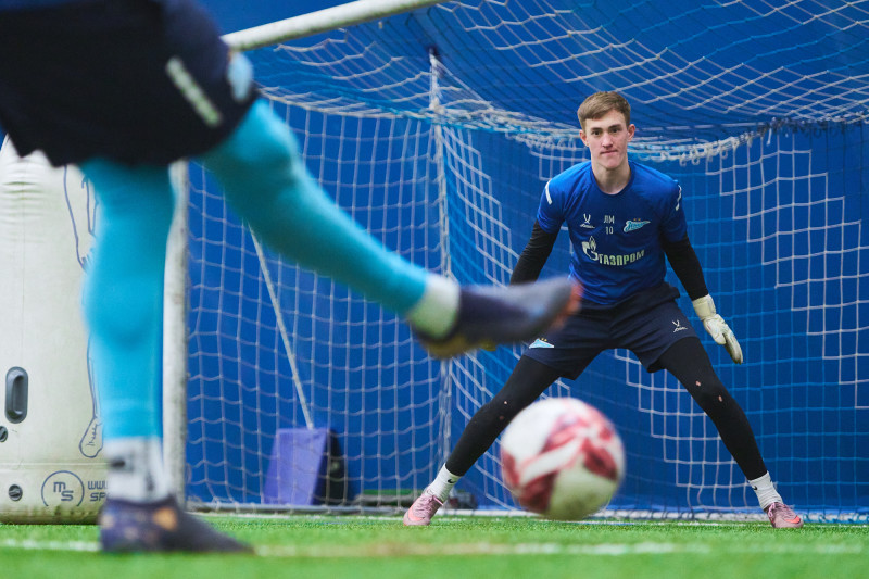 Тренировка «Зенита»-2010 в старом манеже «Газпром»-Академии