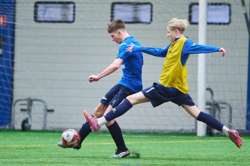 Тренировка «Зенита»-2010 в старом манеже «Газпром»-Академии