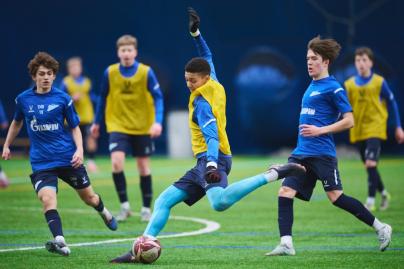 Тренировка «Зенита»-2010 в старом манеже «Газпром»-Академии