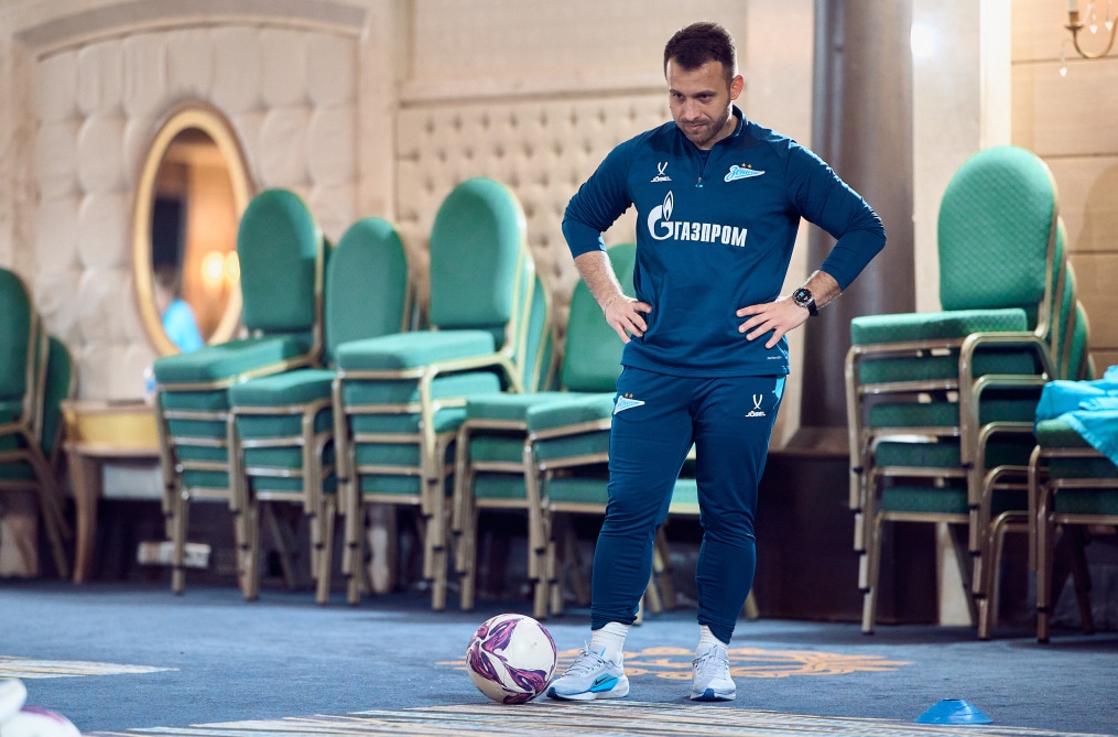 Зимний учебно-тренировочный сбор женской команды «Зенит» в Турции: 13 февраля, вечерняя тренировка