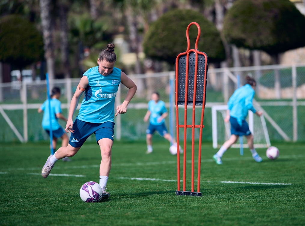 Зимний учебно-тренировочный сбор женской команды «Зенит» в Турции: 16 февраля, утренняя тренировка