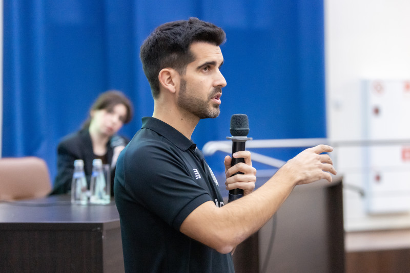 Международная конференция технического координатора Академии Aspire Иньяки Гонсалеса в рамках Кубка Бесова