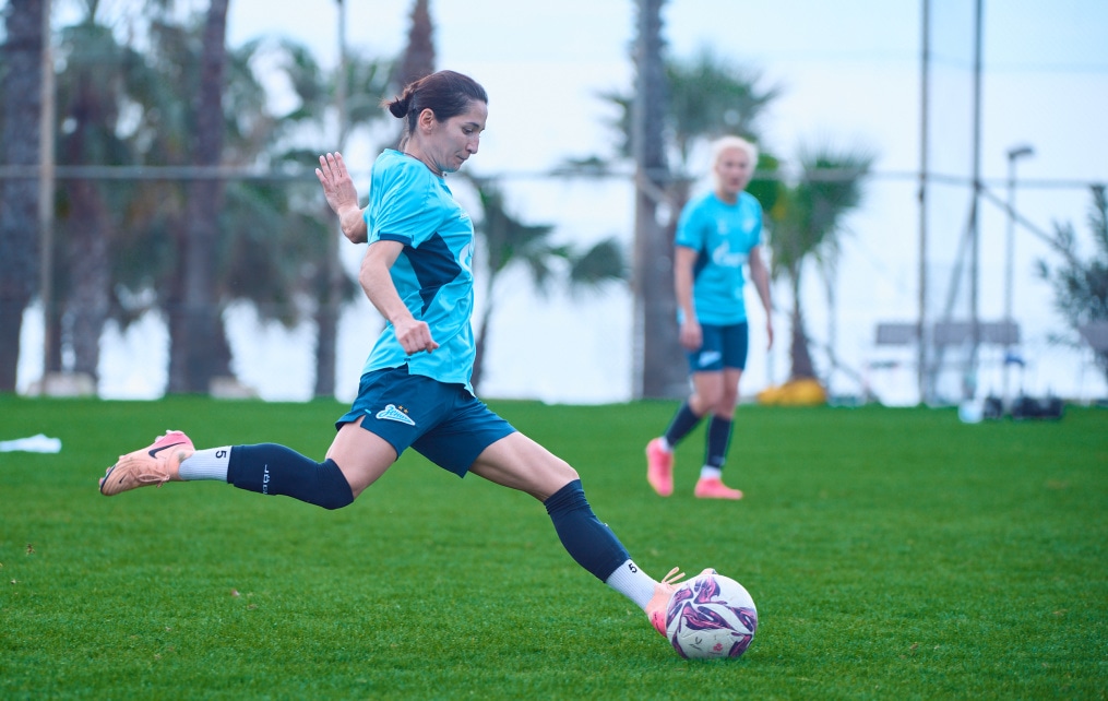 Зимний учебно-тренировочный сбор женской команды «Зенит» в Турции: 9 февраля, утренняя тренировка