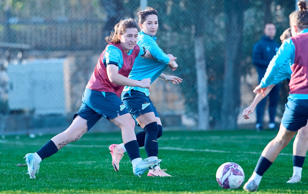 Зимний учебно-тренировочный сбор женской команды «Зенит» в Турции: 10 февраля, вечерняя тренировка