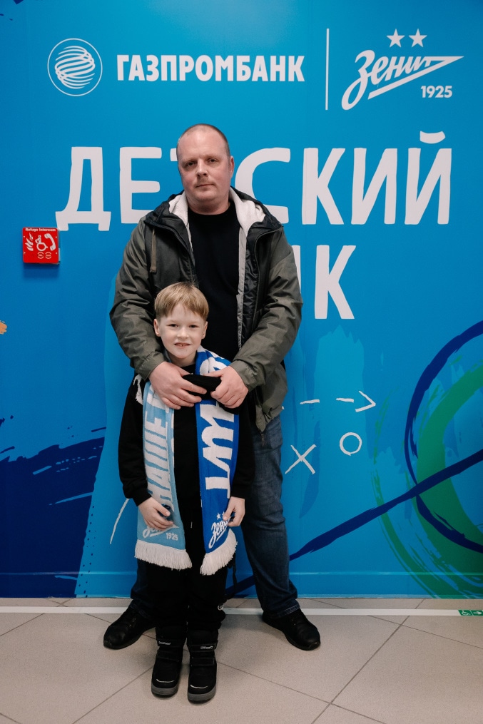 Рекламные зоны Газпромбанка на Фан-Променаде перед матчем с «Балтикой»