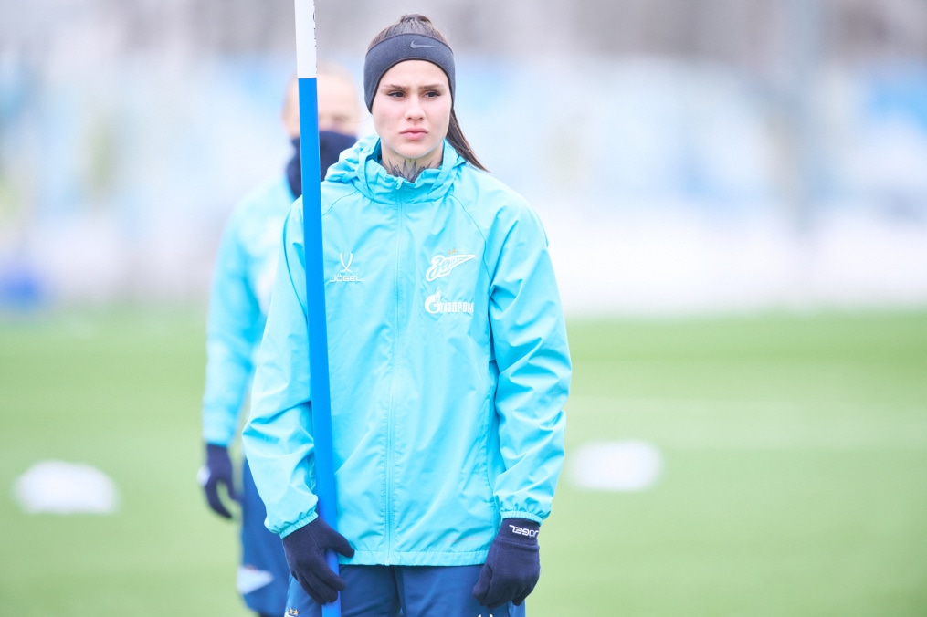 Тренировка женской команды перед матчем со «Звездой-2005»