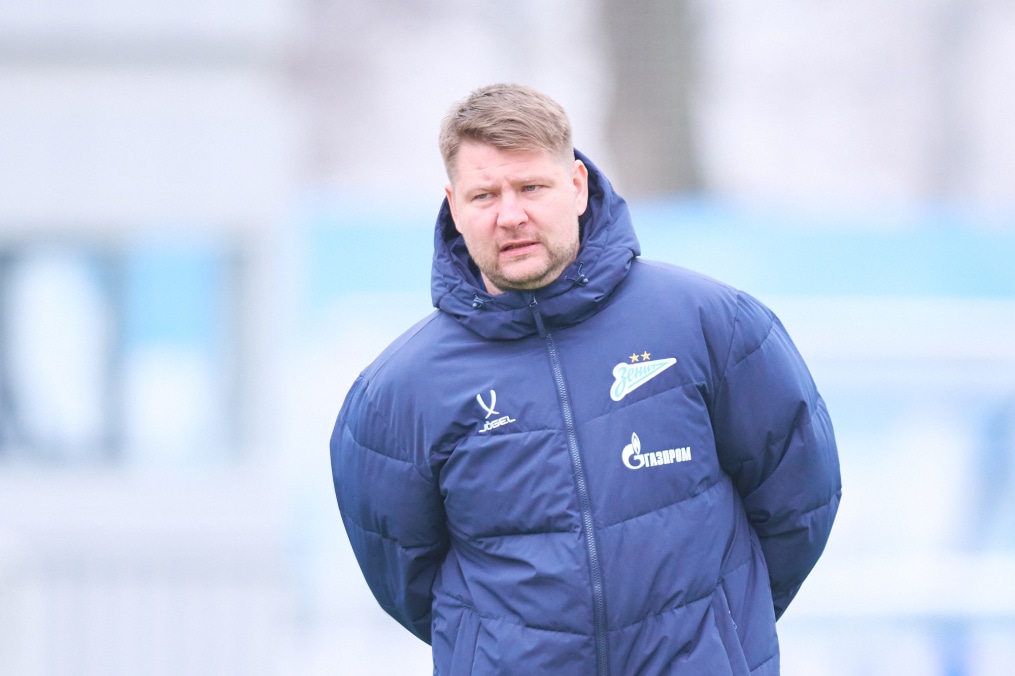 Тренировка женской команды перед матчем со «Звездой-2005»