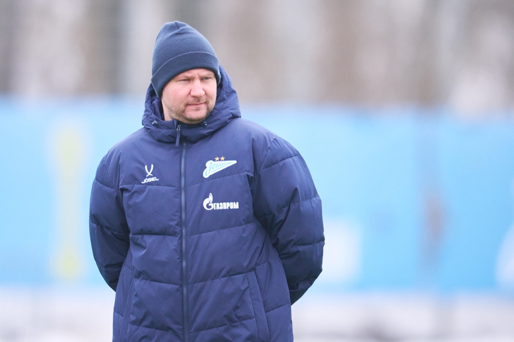 Тренировка женской команды перед матчем со «Звездой-2005»