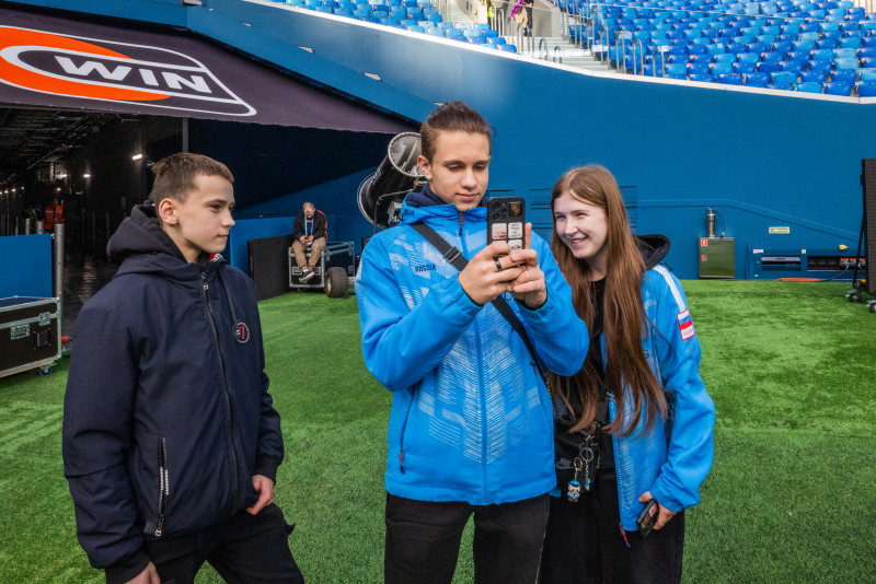 «Зенит рядом»: группа детей из Белгорода на матче со «Спартаком»