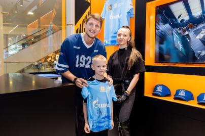 Презентация Игоря Дивеева в клубном магазине в ТЦ «Галерея»