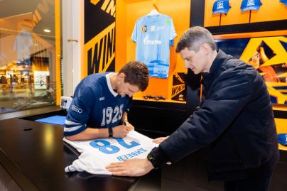 Презентация Игоря Дивеева в клубном магазине в ТЦ «Галерея»