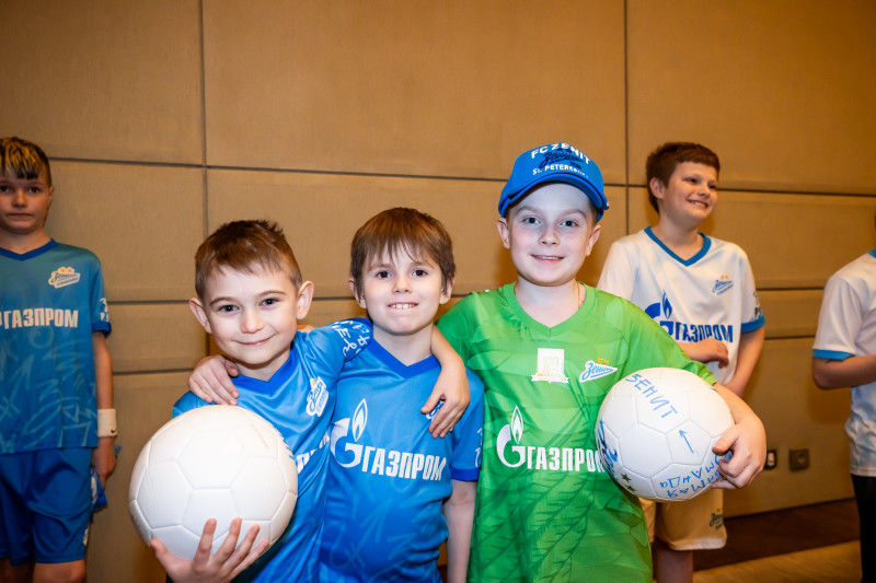 Автограф-сессия для детей из школ «Зенит-Чемпионика» в Москве