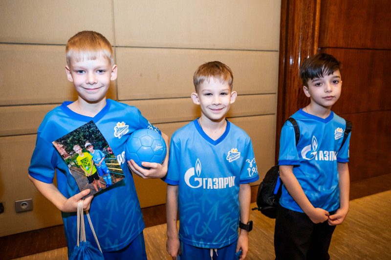 Автограф-сессия для детей из школ «Зенит-Чемпионика» в Москве