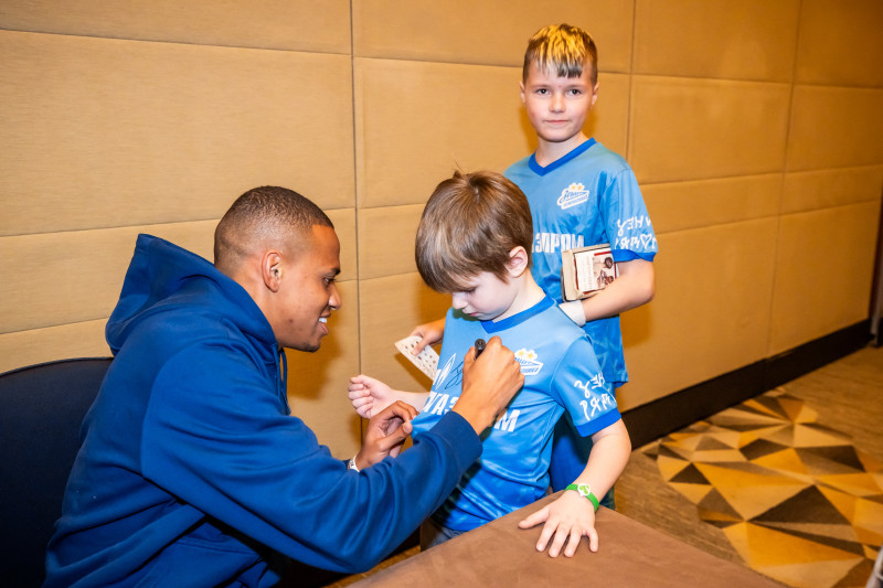 Автограф-сессия для детей из школ «Зенит-Чемпионика» в Москве