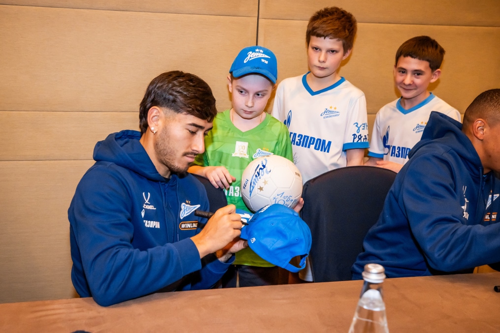 Автограф-сессия для детей из школ «Зенит-Чемпионика» в Москве