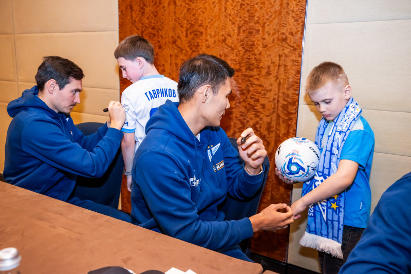 Автограф-сессия для детей из школ «Зенит-Чемпионика» в Москве