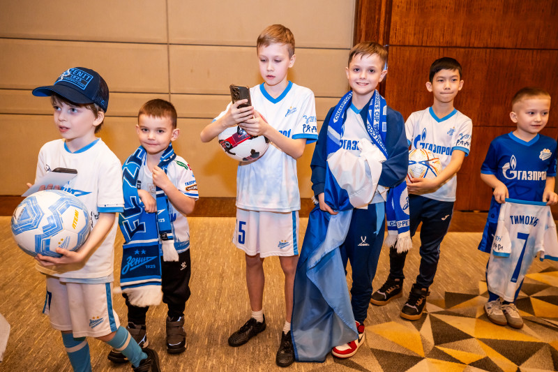 Автограф-сессия для детей из школ «Зенит-Чемпионика» в Москве