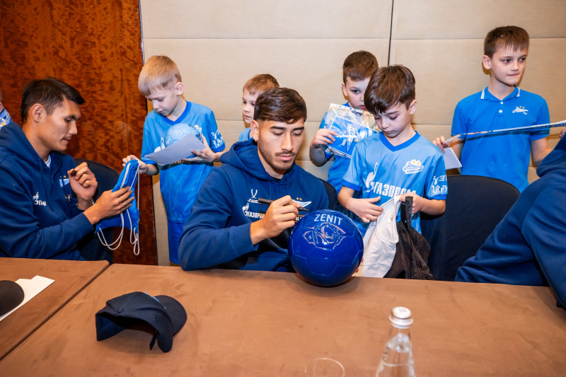 Автограф-сессия для детей из школ «Зенит-Чемпионика» в Москве