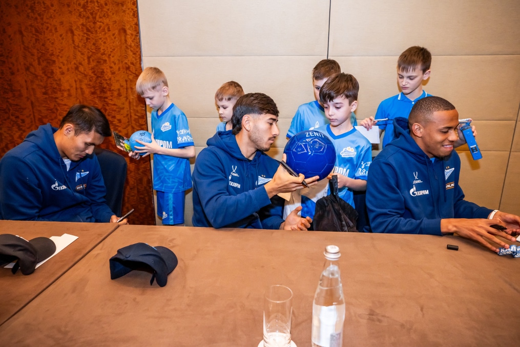 Автограф-сессия для детей из школ «Зенит-Чемпионика» в Москве